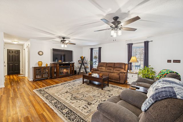 183 Lockwood Hollow Rd, Dover, TN 37058