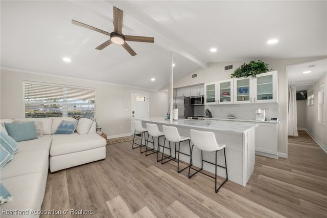 403 Lake Lotela Drive, Avon Park, FL 33825