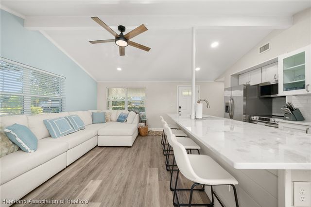 403 Lake Lotela Drive, Avon Park, FL 33825