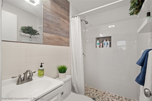 403 Lake Lotela Drive, Avon Park, FL 33825