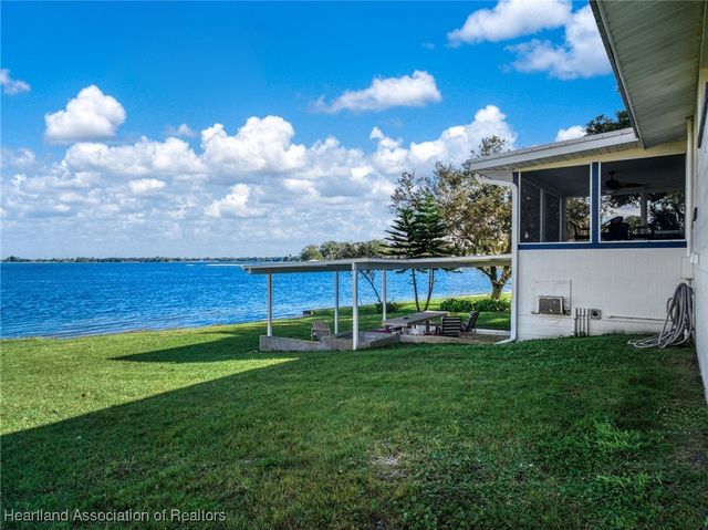 403 Lake Lotela Drive, Avon Park, FL 33825