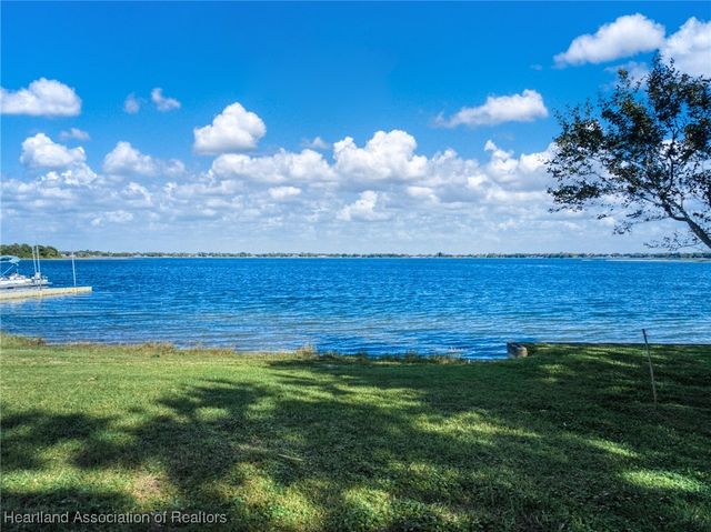403 Lake Lotela Drive, Avon Park, FL 33825