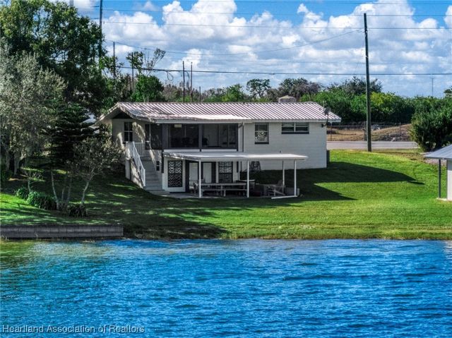 403 Lake Lotela Drive, Avon Park, FL 33825
