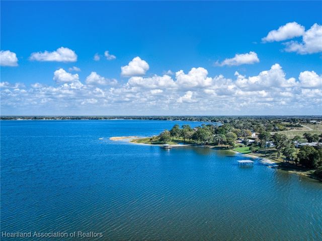 403 Lake Lotela Drive, Avon Park, FL 33825