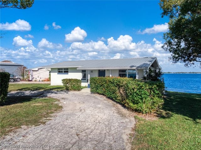 403 Lake Lotela Drive, Avon Park, FL 33825