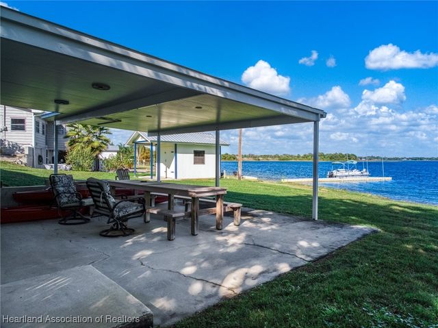 403 Lake Lotela Drive, Avon Park, FL 33825