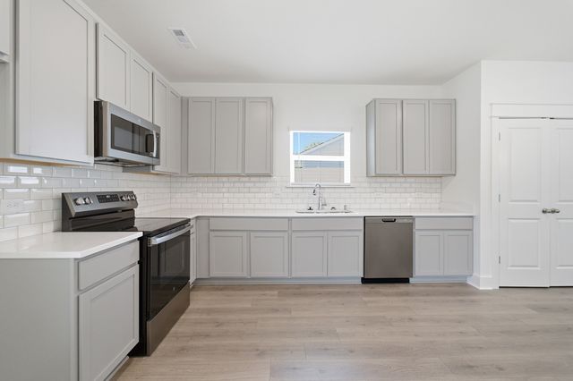 7228 Fairlawn Dr, Fairview, TN 37062