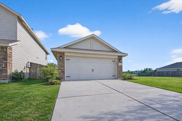 2450 Ridge Oak Drive, Conroe, TX 77301