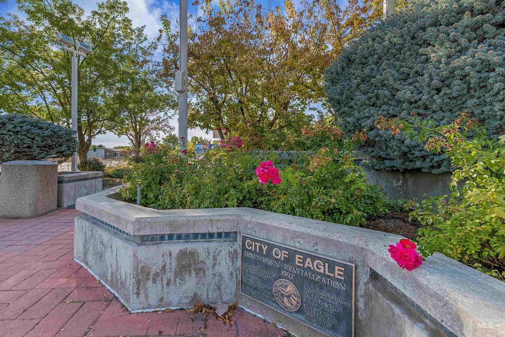 659 N Creekwater Ave, Eagle, ID 83616 photo 34