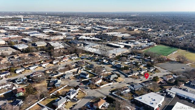 46 Sunburst Drive, Deer Park, NY 11729