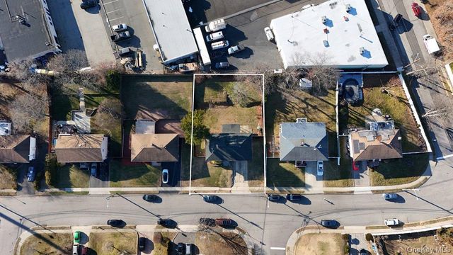 46 Sunburst Drive, Deer Park, NY 11729