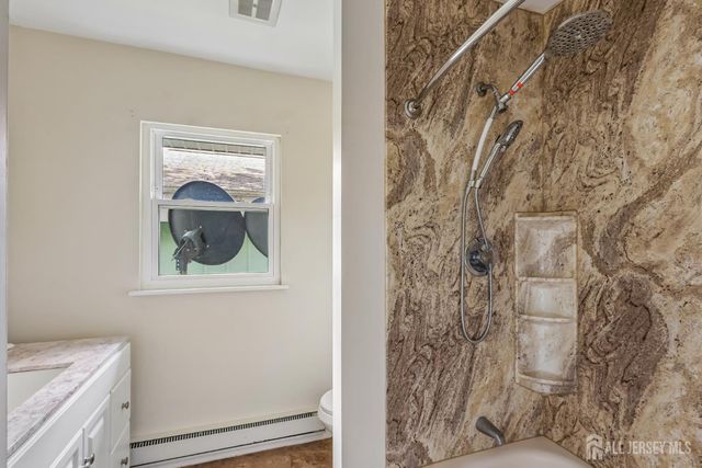 52 cambridge Court B, Lakewood, NJ 08701