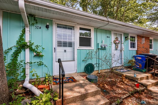 52 cambridge Court B, Lakewood, NJ 08701