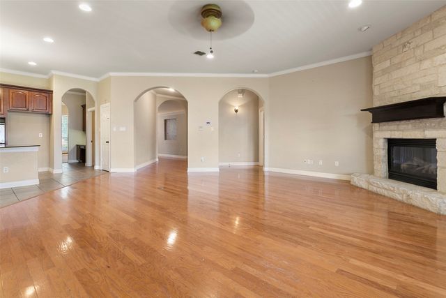 5624 English Oak Drive, Fort Worth, TX 76244
