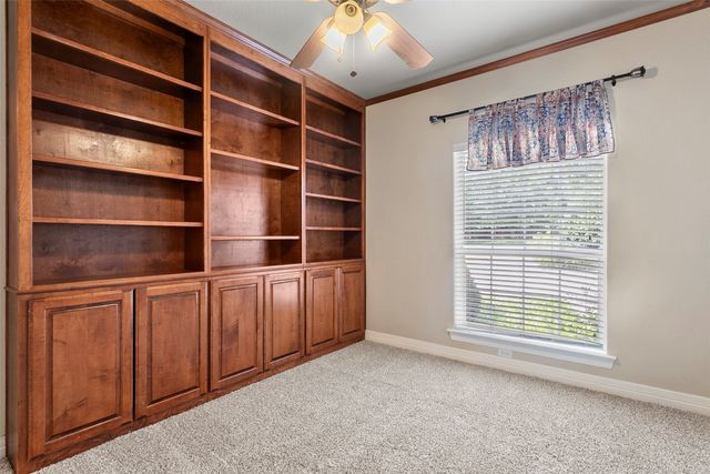 5624 English Oak Drive, Fort Worth, TX 76244