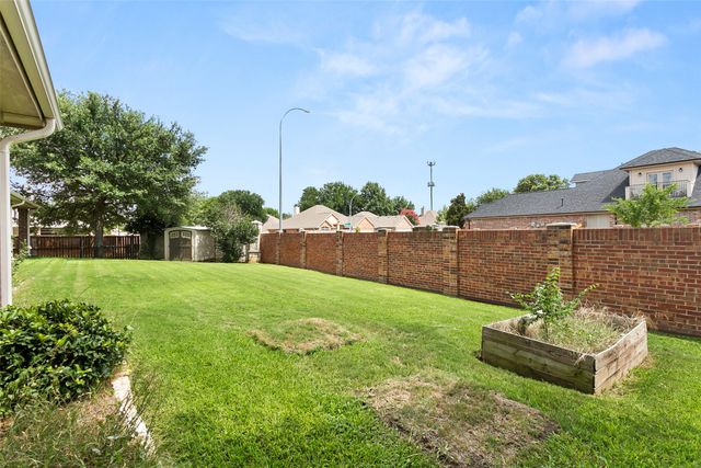 5624 English Oak Drive, Fort Worth, TX 76244