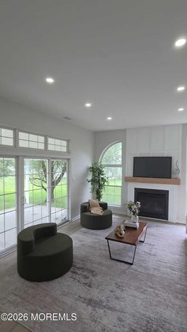 1055 Huntingdon Drive, Williamstown, NJ 08094