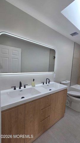 1055 Huntingdon Drive, Williamstown, NJ 08094