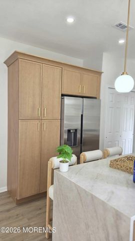 1055 Huntingdon Drive, Williamstown, NJ 08094