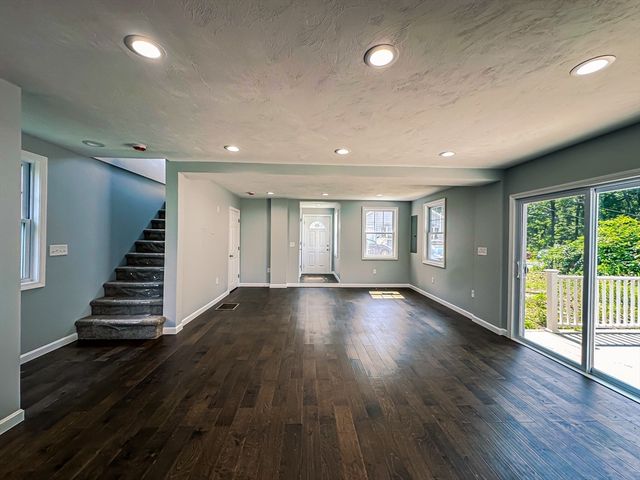 14 Hillside Rd, Northborough, MA 01532