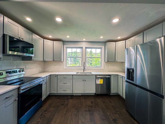 14 Hillside Rd, Northborough, MA 01532