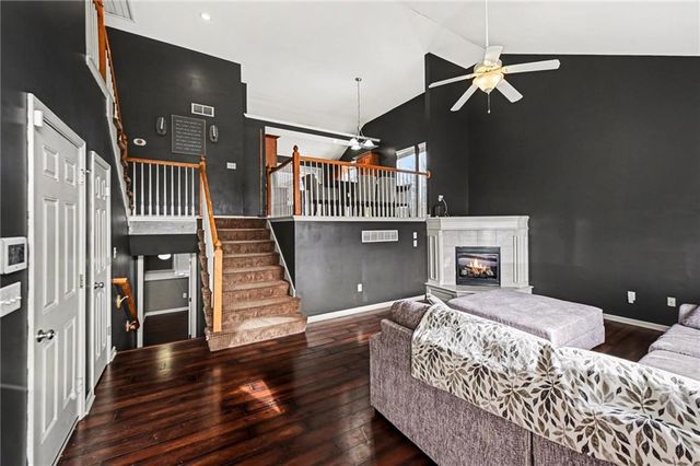 360 W Madison Street, Gardner, KS 66030