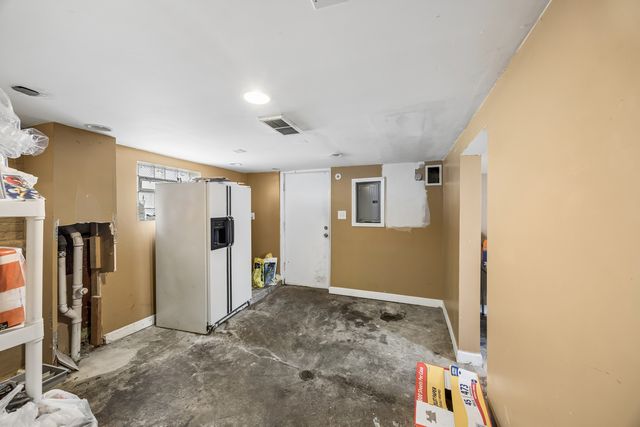 10745 S Church Street, Chicago, IL 60643
