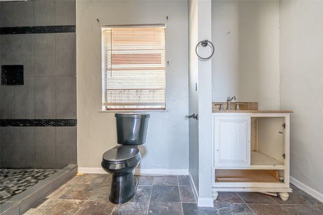 601 Henry St Street, Dublin, TX 76446