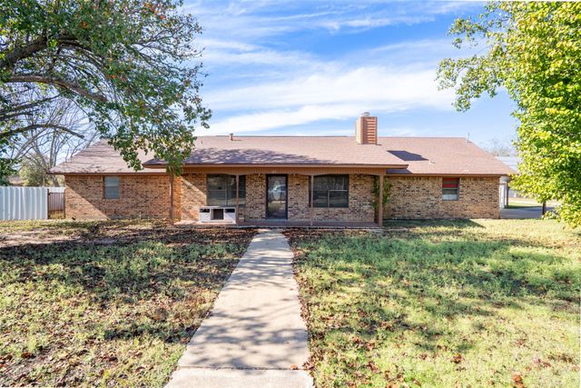 601 Henry St Street, Dublin, TX 76446