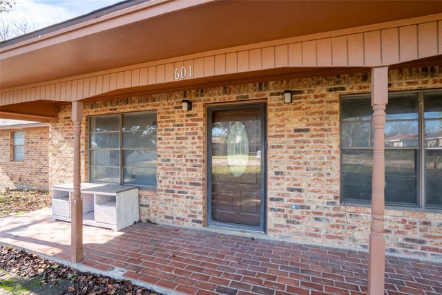 601 Henry St Street, Dublin, TX 76446