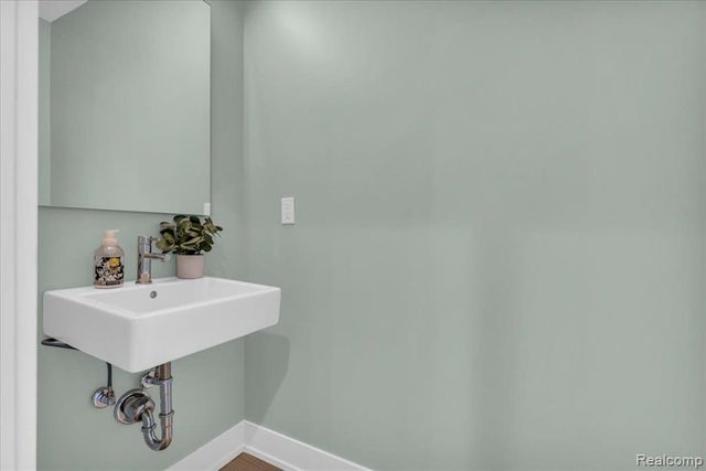 236 Alfred Street, Detroit, MI 48201