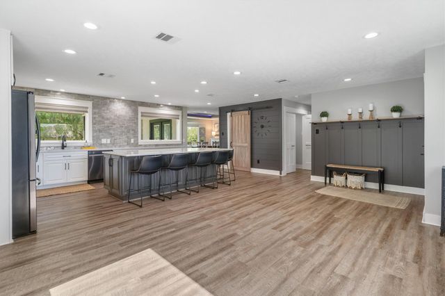 719 Fairfield Street, Shoreacres, TX 77571