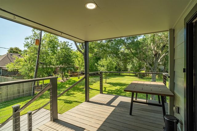 719 Fairfield Street, Shoreacres, TX 77571