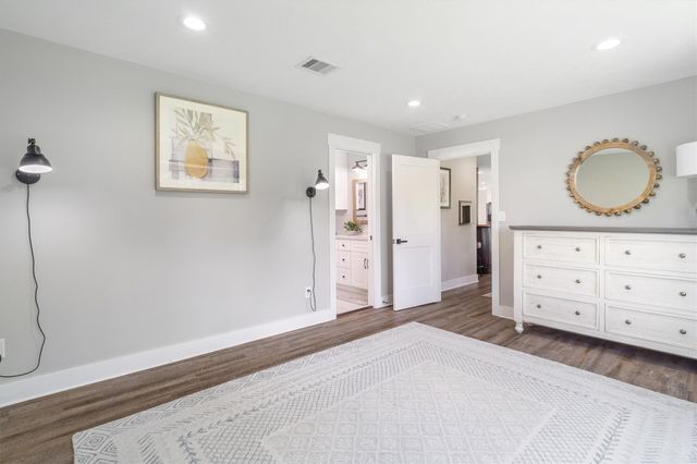 719 Fairfield Street, Shoreacres, TX 77571