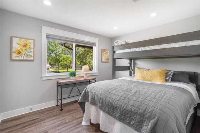 719 Fairfield Street, Shoreacres, TX 77571