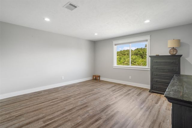 719 Fairfield Street, Shoreacres, TX 77571