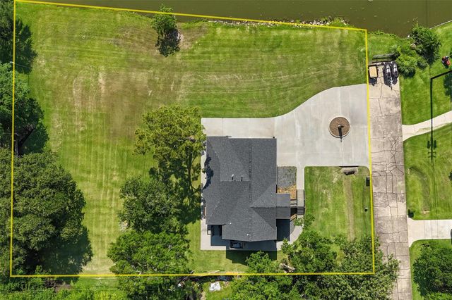 719 Fairfield Street, Shoreacres, TX 77571