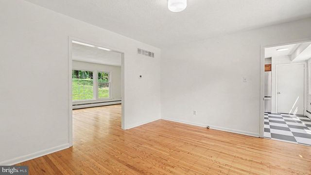 31 BEACON HILL CT, Phoenixville, PA 19460