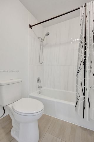 9 S Lakeshore Dr, Hypoluxo, FL 33462