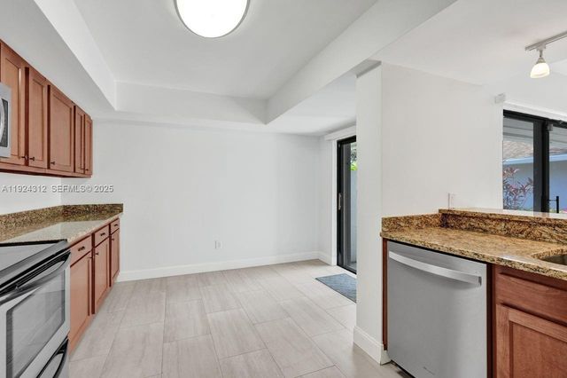 9 S Lakeshore Dr, Hypoluxo, FL 33462