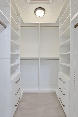 9 S Lakeshore Dr, Hypoluxo, FL 33462