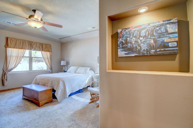 13717 Crested Butte Drive NE, Albuquerque, NM 87112