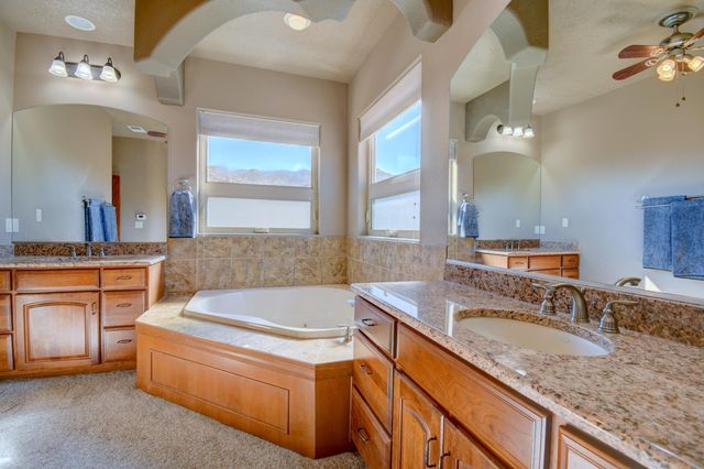 13717 Crested Butte Drive NE, Albuquerque, NM 87112