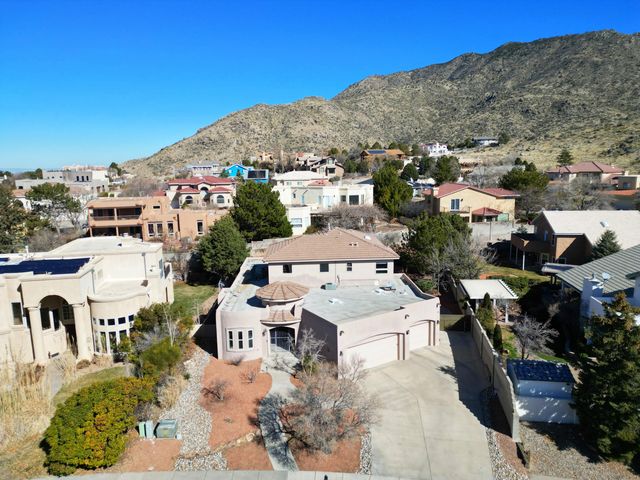 13717 Crested Butte Drive NE, Albuquerque, NM 87112