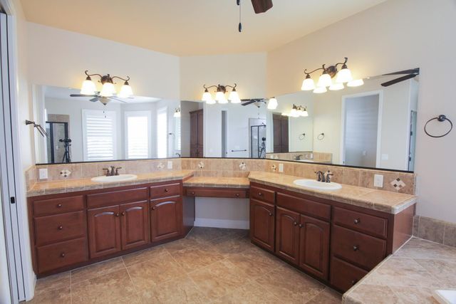 2770 Muncie Avenue, Clovis, CA 93619