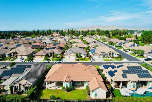 2770 Muncie Avenue, Clovis, CA 93619