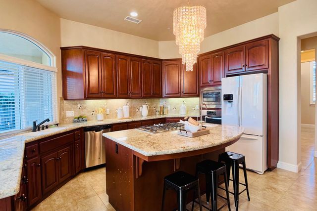 2770 Muncie Avenue, Clovis, CA 93619