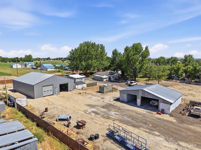 79 N Robinson Rd, Nampa, ID 83687