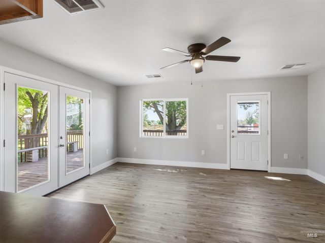 79 N Robinson Rd, Nampa, ID 83687