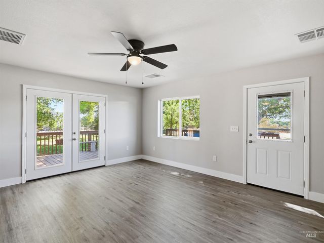 79 N Robinson Rd, Nampa, ID 83687